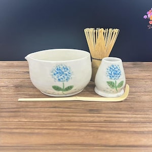 Cute Blue Flowers Handmade Ceramic Matcha Bowl Set,Large Capacity Matcha Bowl Set,Birthday Gift,Personalized Matcha Bowl,Matcha Set,500ML