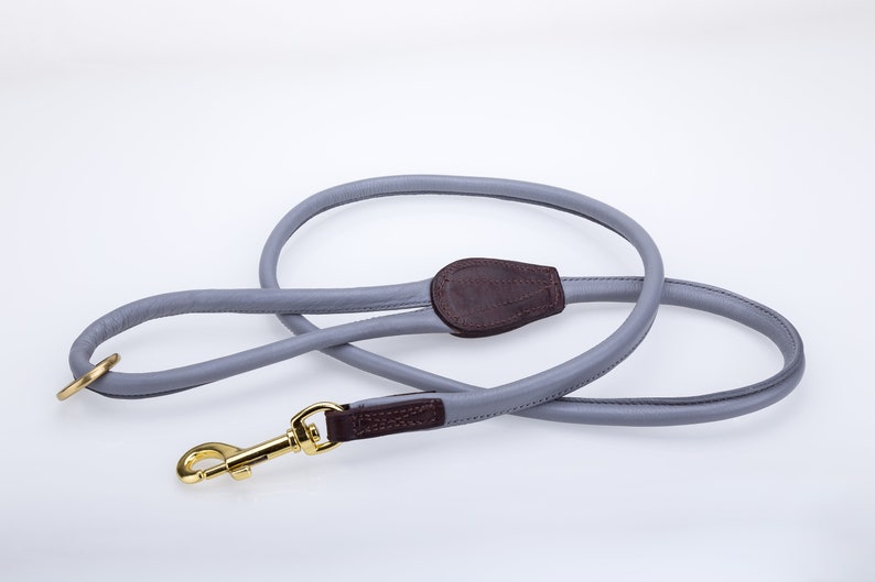 Pear Tannery Super Soft Rolled Leather Dog Lead image 2