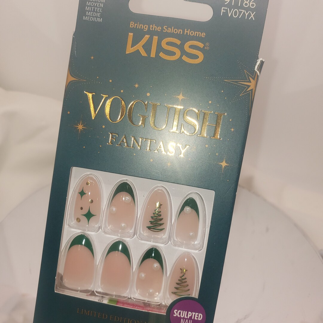 Kiss Christmas Nails 