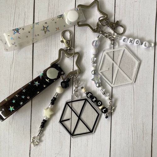 EXO Kpop Keychain - EXO-L - Etsy