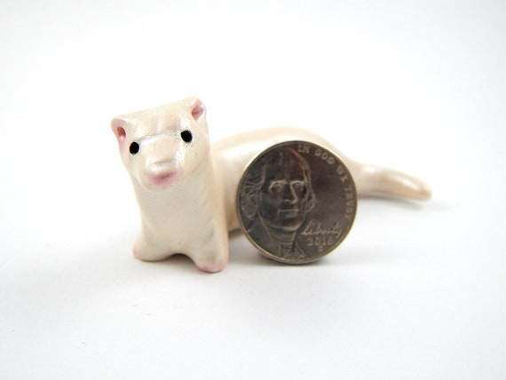 Figurine De Furet Blanc Aux Yeux Noirs Black Eye Dew Furet Etsy Figurine De Furet Blanc Aux Yeux Noirs Black Eye Dew Furet Etsy