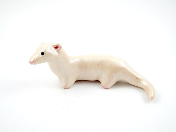 Figurine De Furet Blanc Aux Yeux Noirs Black Eye Dew Furet Etsy Figurine De Furet Blanc Aux Yeux Noirs Black Eye Dew Furet Etsy
