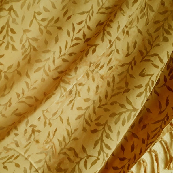 Paréo 1,90 m x 1,15 m, tissu extra long beige avec vrilles de feuilles