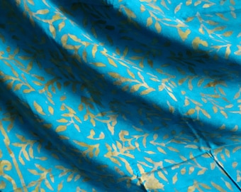 Sarong 1.90m x 1.15m, extralanges Tuch Stoff hellblau mit Blätterranken