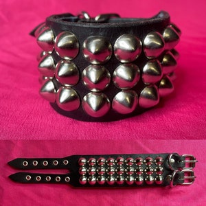 Brazalete de puño con 3 filas rectas de tachuelas cónicas, hecho a mano, cuero genuino, punk, hardcore, gótico, motero, años 80, tipo duro, malo, con tachuelas, doble hebilla, muerte