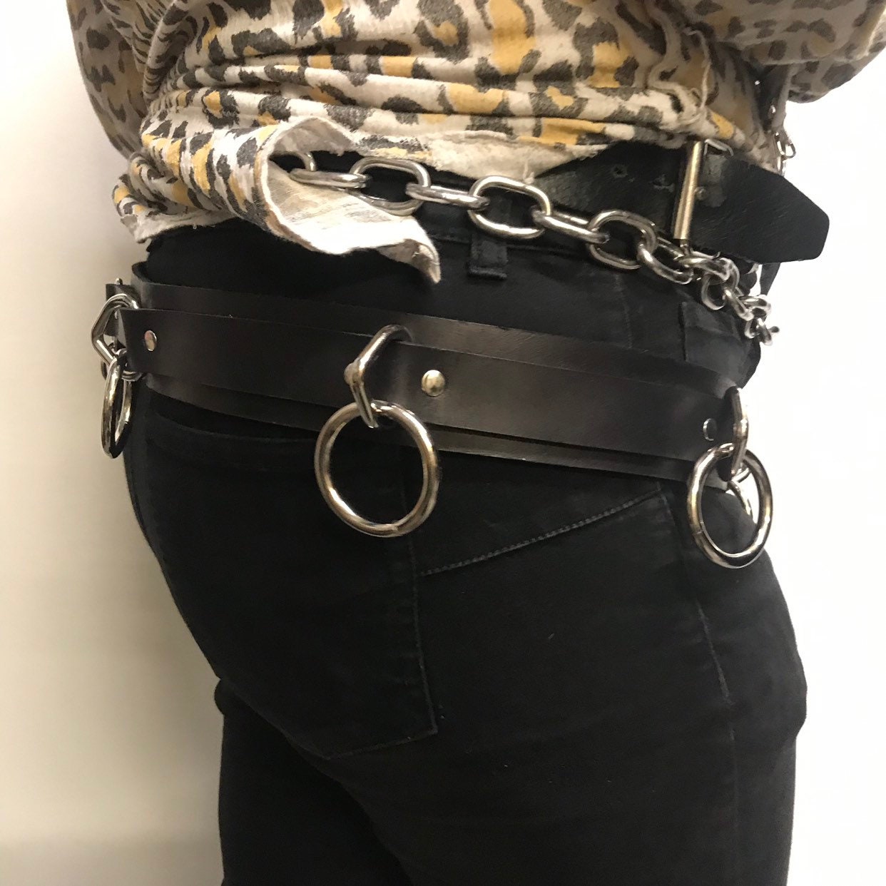 Classic Standard Punk Bondage Belt 5 O-rings Utility Clips  display picture 1