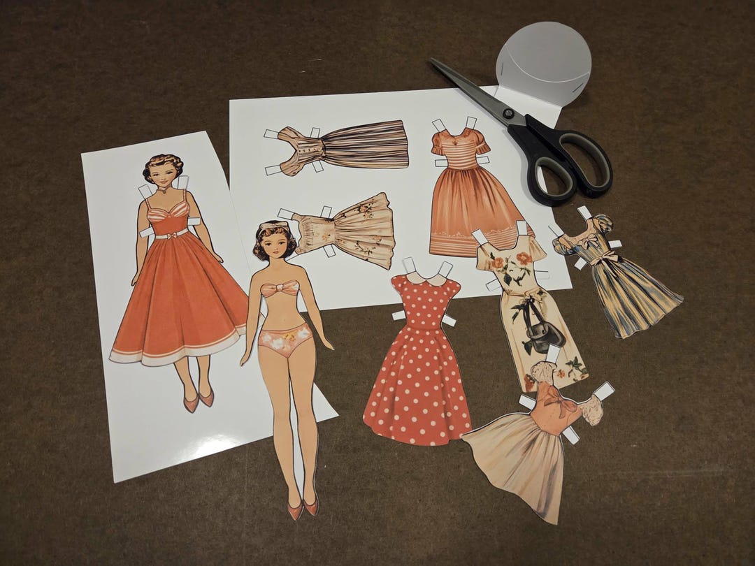 fashion dress up dolls 100 PCS Clothes Doll Fashion Wear Clothing Outfits Dress up Gown Shoes Lot