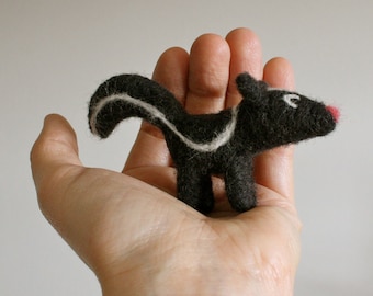 Needle felted skunk, Miniature Skunk Ornament, Woodland Creature, Tree Ornament, Figurine, 100% Wool