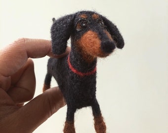 Felted Dachshund // Needlefelted Dog Portrait // Pet Portrait