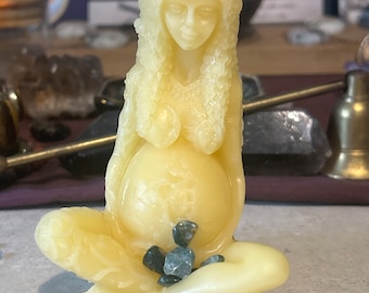 Beeswax Gaia candle with moss agate