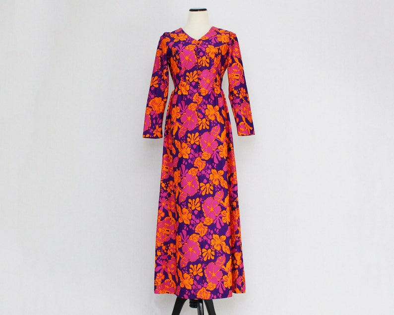 Size Medium Vintage 1970s Hostess Dress Hawaiian Floral Maxi Dress