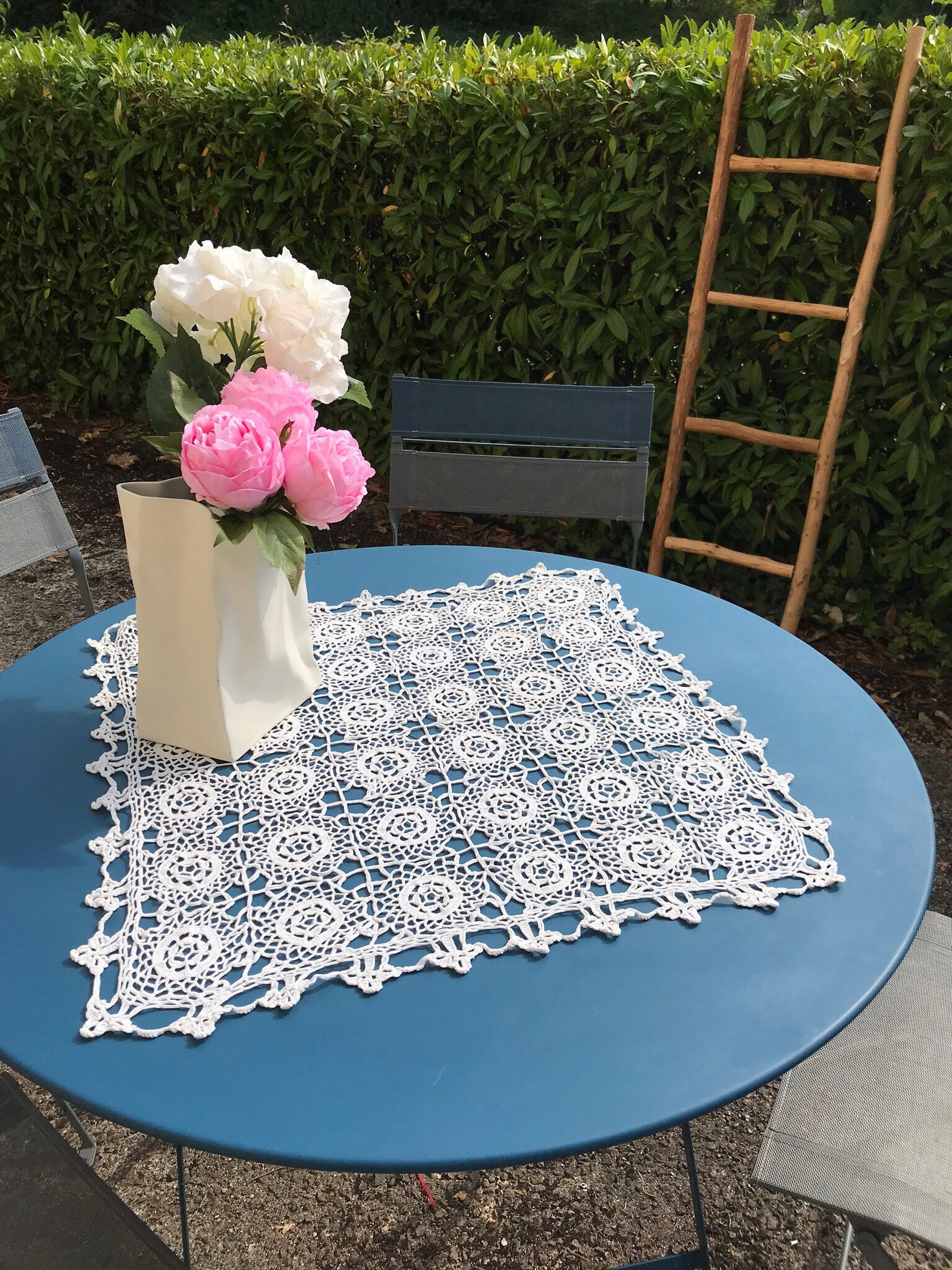 Napperon Réalisé Au Crochet , en Coton