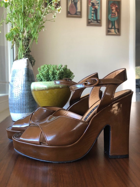 Vintage 90s does 40s Casadei Designer Platform San