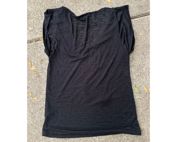 Lightweight Soft Black Patterned Short Sleeved Ra… - image 5