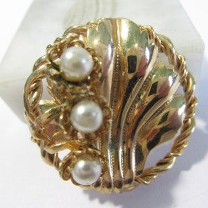 Pretty Floral Sea Life Faux Pearl Gold Tone Pin Vintage Brooch