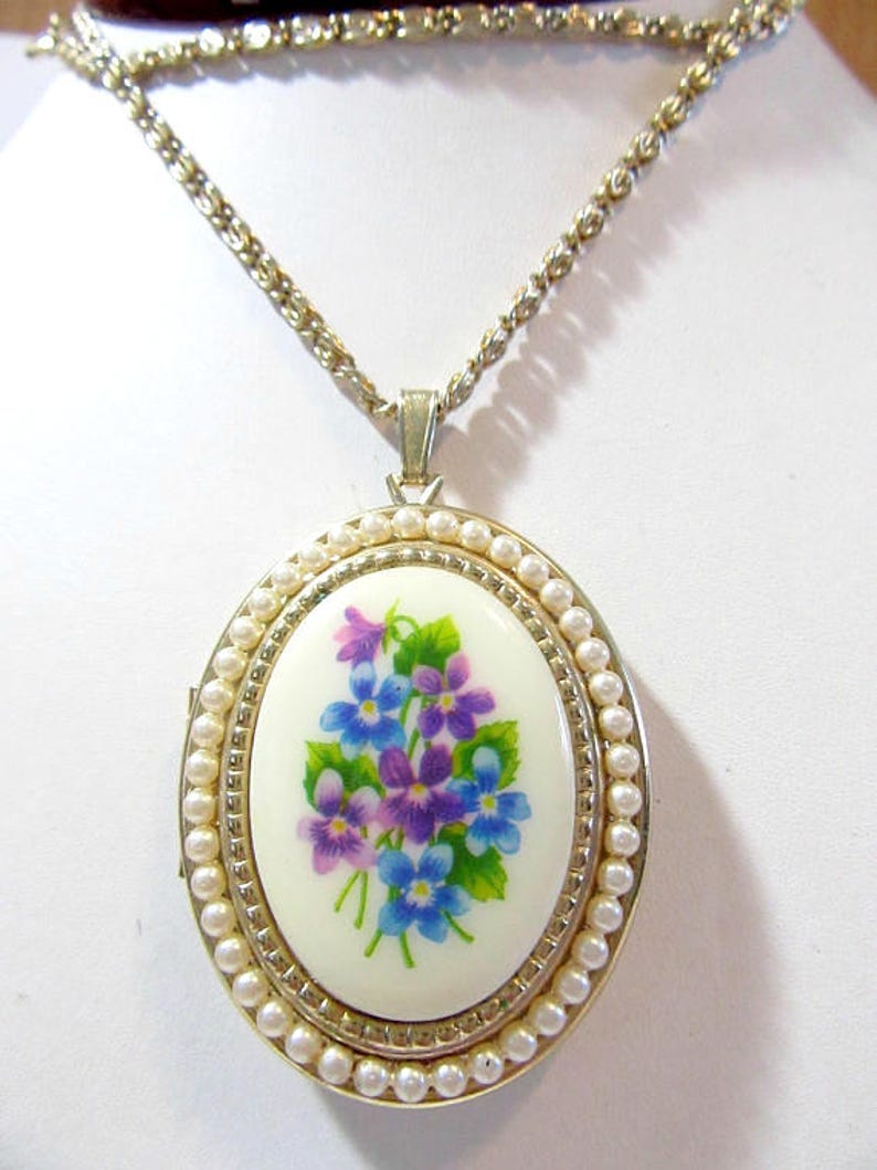 Avon Locket Pendant Necklace Flowers and Faux Pearl Accent - Etsy