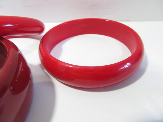 Lot of Vintage Bracelets Plastic Stretch Horn Mix… - image 7