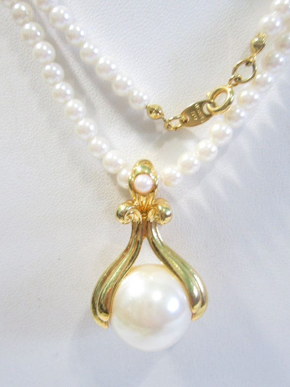 Avon Pearl Necklace And Enhancer Fancy