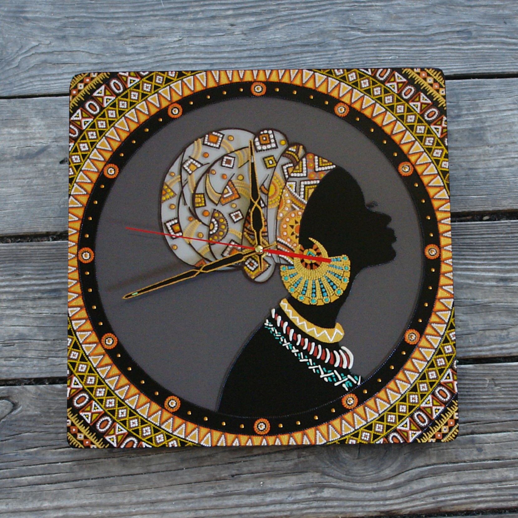 черные часы с белой рубашкой. племя басуто. юар день молодежи. часы настенные в африканском стиле. часы юар.