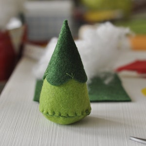 PDF tutorial Cone felt woodland Christmas felt ideas, fabric felt decoration DIY. winter tree ornament. EASY green, ecofriendly ornament image 8