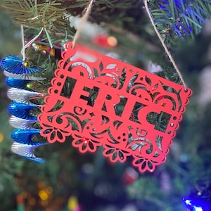 Adornos navideños mexicanos de Papel Picado personalizados, adornos de nombre de papel picado de madera, pequeños adornos de papel picado, etiqueta de regalo, carteles de nombre de madera