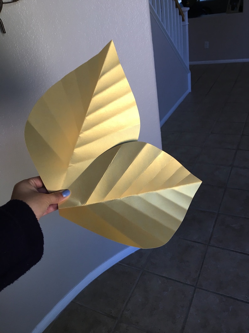 Set of 12. 11 /& 7 Gold Paper Leaves for your DIY paper flowers