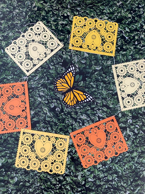 Ofrenda Día de los muertos papel picado banner, ofrenda banner, day of the dead banner, corazon sagrado banner, Ofrenda papel picado decor