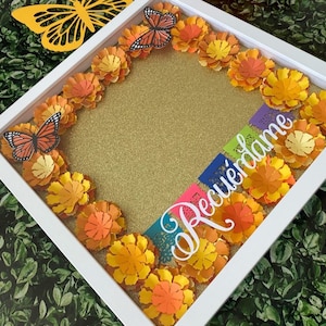 Caja de sombras Recuerdame de 12" x 12", caja de sombras conmemorativa, marco de fotos de caléndula, marco personalizado, idea de regalo, caja de sombras conmemorativa para ofrenda.
