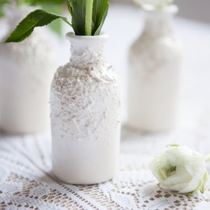 Jarrón Botella de Trufa. Mini jarrón de cerámica para el hogar y el jardín. Jarrón de cerámica de porcelana para regalos de boda, decoración de mesa y como macetero.