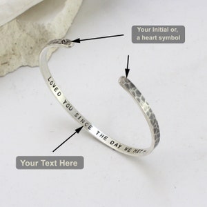 Zilveren armband, gepersonaliseerde, aangepaste tekst gegraveerd / coördinaten, oppervlak gehamerd / glad / bekrast / geoxideerd, sterling zilver afbeelding 4