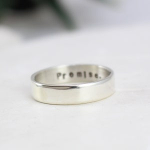 Gepersonaliseerde zilveren ring, aangepaste gravure, gehamerd of glad, cadeau voor mannen, voor vrouwen, band voor koppels, trouwring, verlovingsband
