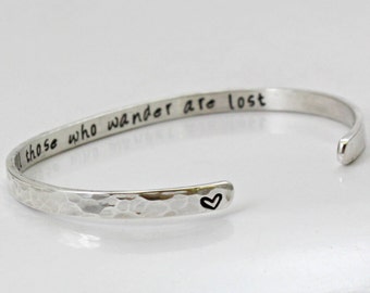 Bracciale rigido personalizzato in argento sterling, bracciale rigido martellato personalizzato in argento sterling, bracciale rigido personalizzato in argento, regalo per damigella d'onore