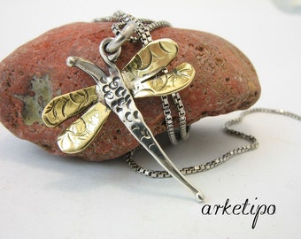 Handgemachte Halskette aus Sterlingsilber und Messing mit einer Sterlingsilberkette
