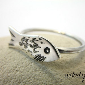 Sterling Silver Fish Ring - Stackable / Midi / Stacking Ring - Zodiac -Silver Band