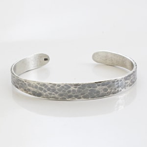 Sterling Silver Cuff Bracelet- Mannen manchet- Vrouwen Bangle- Gepersonaliseerd- Gehamerde Cuff- Geoxideerd- Handgemaakte zilveren Armband