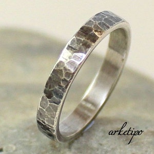 Personalisierte Sterling Silber Band .. Herren / Damen Ehering .. Benutzerdefinierte Ring .. Gehämmert .. Oxidiert .. Sterling Silber Ring ... Band ..