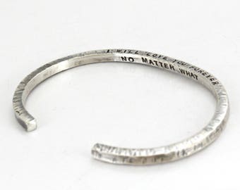 Bracelet personnalisé à quatre côtés Cuff- Bracelet en argent Sterling - Custom - Hammered -Oxidized Silver -Personalized - Square Cuff -