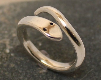 Sterling Silver Snake Ring. Pile ring. Fabriqué à la main à 100%.. Bague en argent.