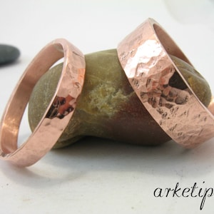 Bandes de cuivre personnalisées - Ensemble d’anneaux de mariage - Personnalisé - Martelé - Fait main - Rose Gold