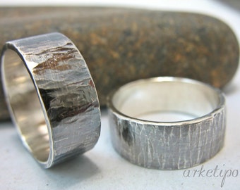 Koppels Ring.. Geoxideerde trouwring set..  Gemaakt van Sterling Zilver - Hand Gestempeld - Gehamerde Band