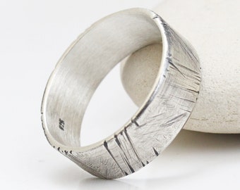 Wide Silver Band - Anello Uomo e Donna - Incisione Personalizzata All'Interno - Martellato - Fatto a Mano - Cinturino Uomo - Anello Matrimonio / Fidanzamento - Ossidato