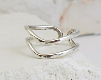 Adjustable Ring - Made of Sterling Silver - Hammered - Handmade - Thin - Everyday Ring - Minimal Style