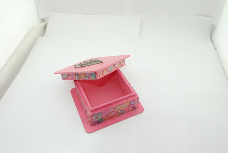 Romantic Pink Mosaic Glass box with a heart on it