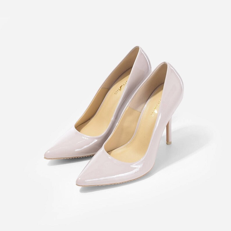 nude pointy toe heel