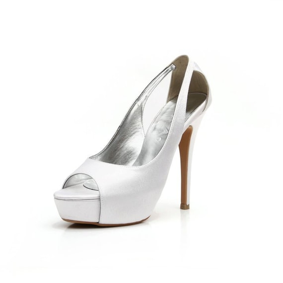 Wedding Shoe. White Wedding Shoe. Satin 
