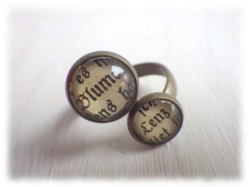 ring literature jewelry in vintage style spring finger ring Flower Lenz