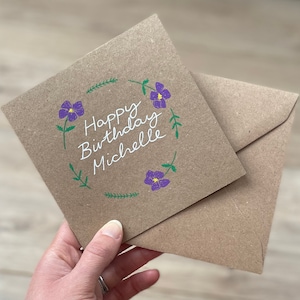 Tarjeta de cumpleaños violeta - Tarjeta violeta - Tarjeta de cumpleaños - Tarjeta de cumpleaños personalizada - Tarjeta de cumpleaños floral - Cumpleaños de febrero - Flor de nacimiento