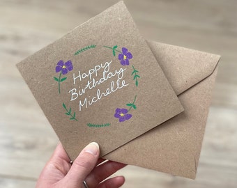Cartão de aniversário violeta - cartão violeta - cartão de aniversário - cartão de aniversário personalizado - cartão de aniversário floral - aniversário de fevereiro - flor de nascimento