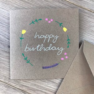 Tarjeta de cumpleaños personalizada - tarjeta personalizada - tarjeta de flores - tarjeta de cumpleaños - felicitaciones de cumpleaños - deseos de cumpleaños - tarjeta de cumpleaños con flores