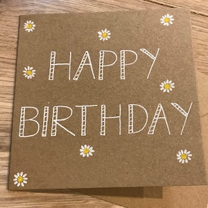Tarjeta de cumpleaños con margaritas, tarjeta de cumpleaños con flores, tarjeta de feliz cumpleaños, tarjeta de margaritas, cumpleaños de adulto, cumpleaños de niña, tarjeta personalizada